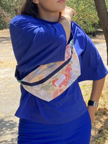 Sac banane upcyclé tissu fleurs - Meanwhile Boutique x Zgrouitch (édition limitée)