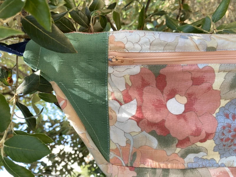 Sac banane upcyclé tissu fleurs - Meanwhile Boutique x Zgrouitch (édition limitée)