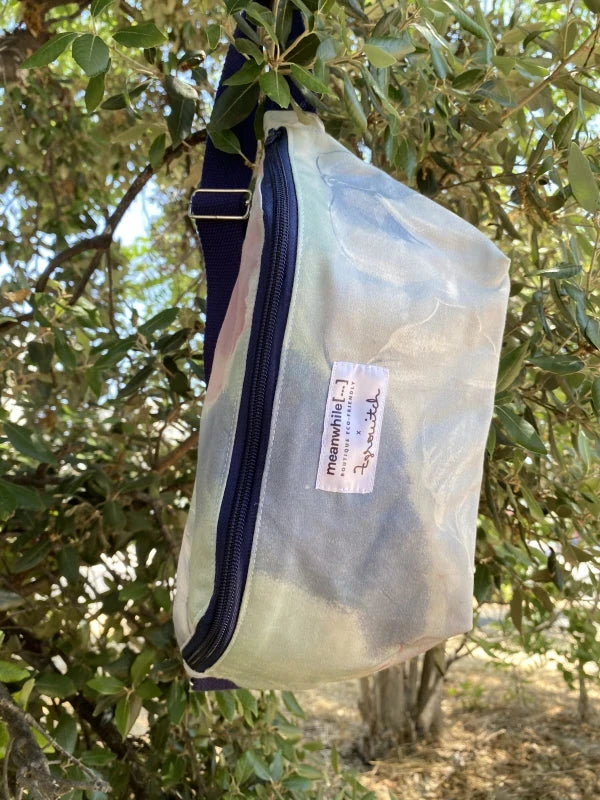 Sac banane upcyclé tissu aquarelle - Meanwhile Boutique x Zgrouitch (édition limitée)