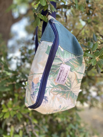 Sac banane upcyclé tissu oiseau - Meanwhile Boutique x Zgrouitch (édition limitée)