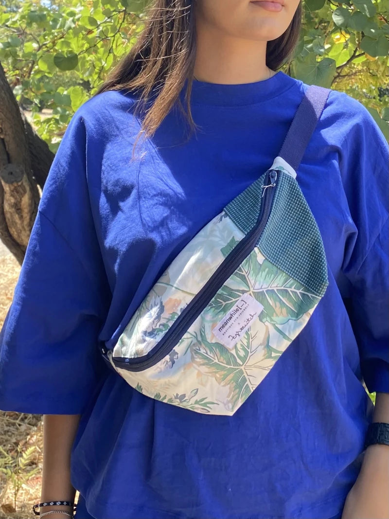 Sac banane upcyclé tissu oiseau - Meanwhile Boutique x Zgrouitch (édition limitée)
