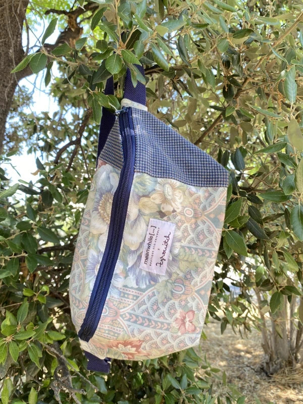 Sac banane upcyclé tissu tapisserie - Meanwhile Boutique x Zgrouitch (édition limitée)