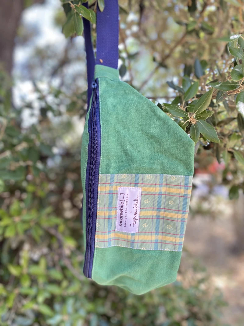 Sac banane upcyclé tissu vert - Meanwhile Boutique x Zgrouitch (édition limitée)