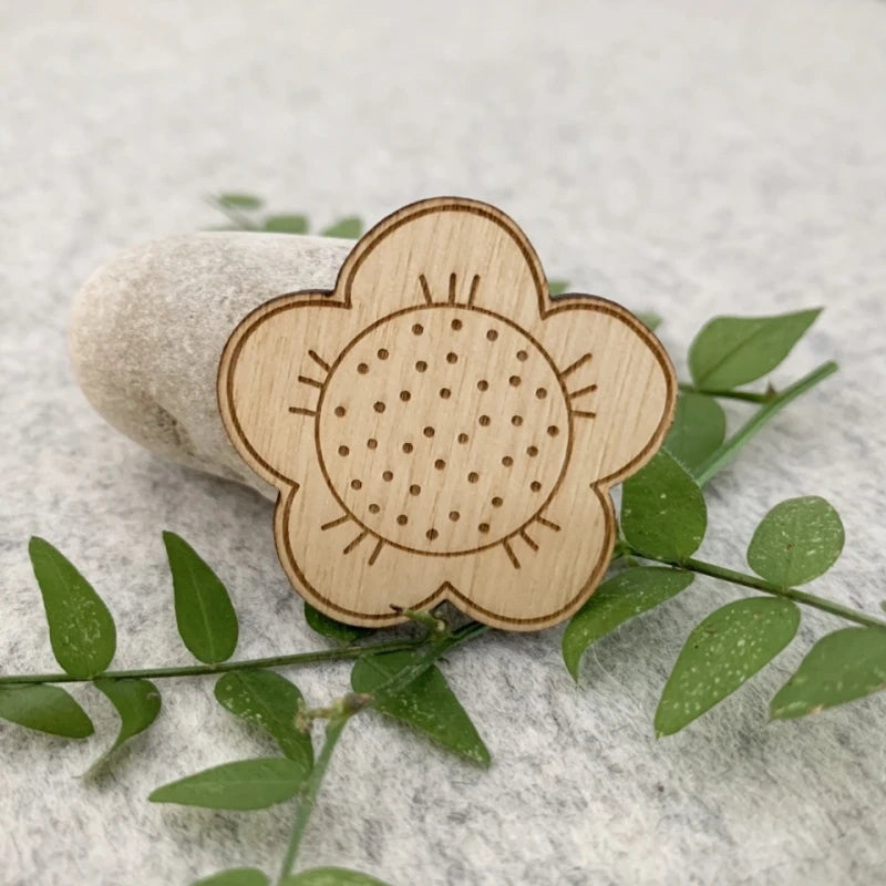Broche en bois - Fleur