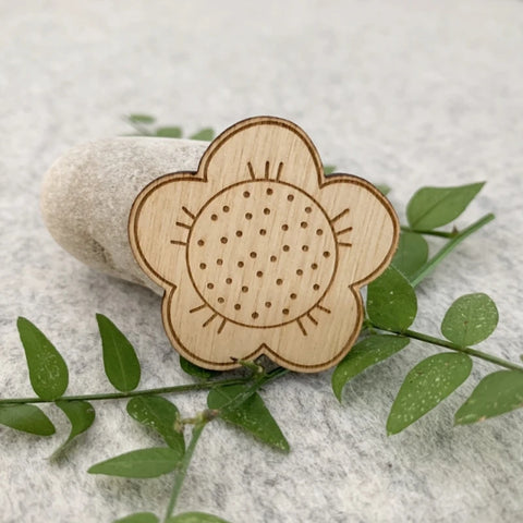 Broche en bois - Fleur