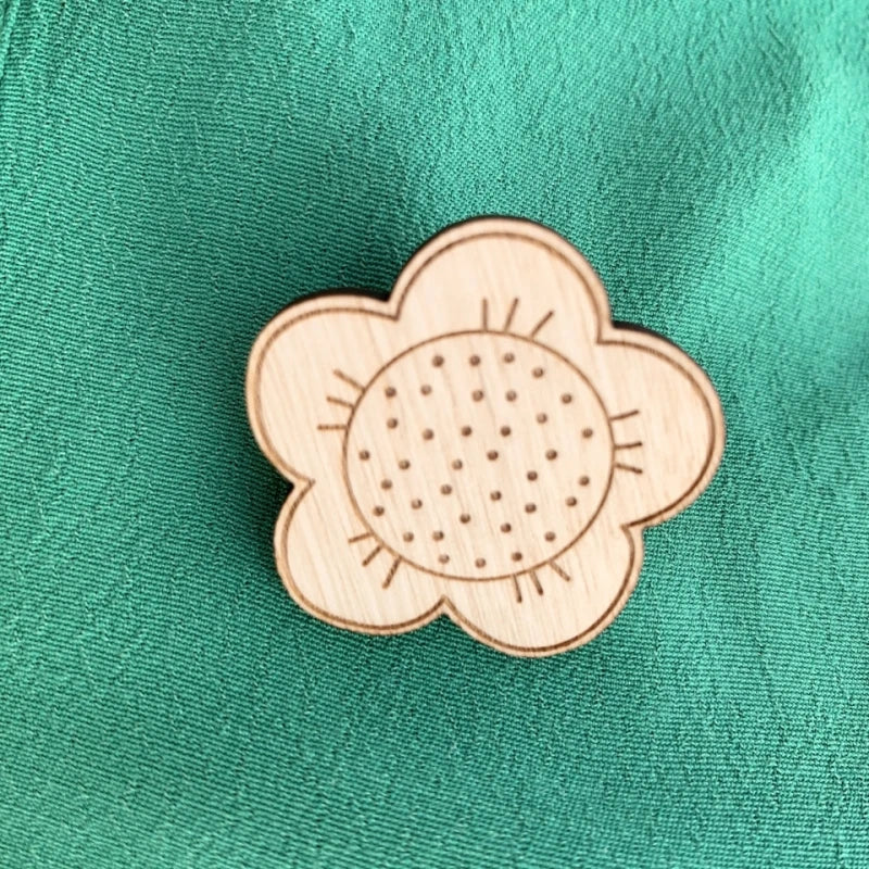 Broche en bois - Fleur