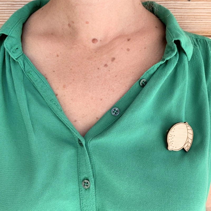 Broche en bois - Citron