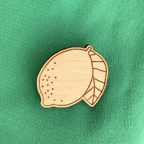 Broche en bois - Citron