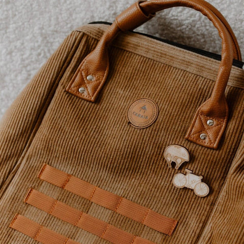 Broche en bois - Casque