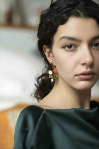 Boucles d'oreilles perlées - Fleurs pendantes colorées