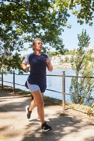 T shirt sport femme col V "Nouvelle Vague" - Technique, féminin et recyclé, écoresponsable