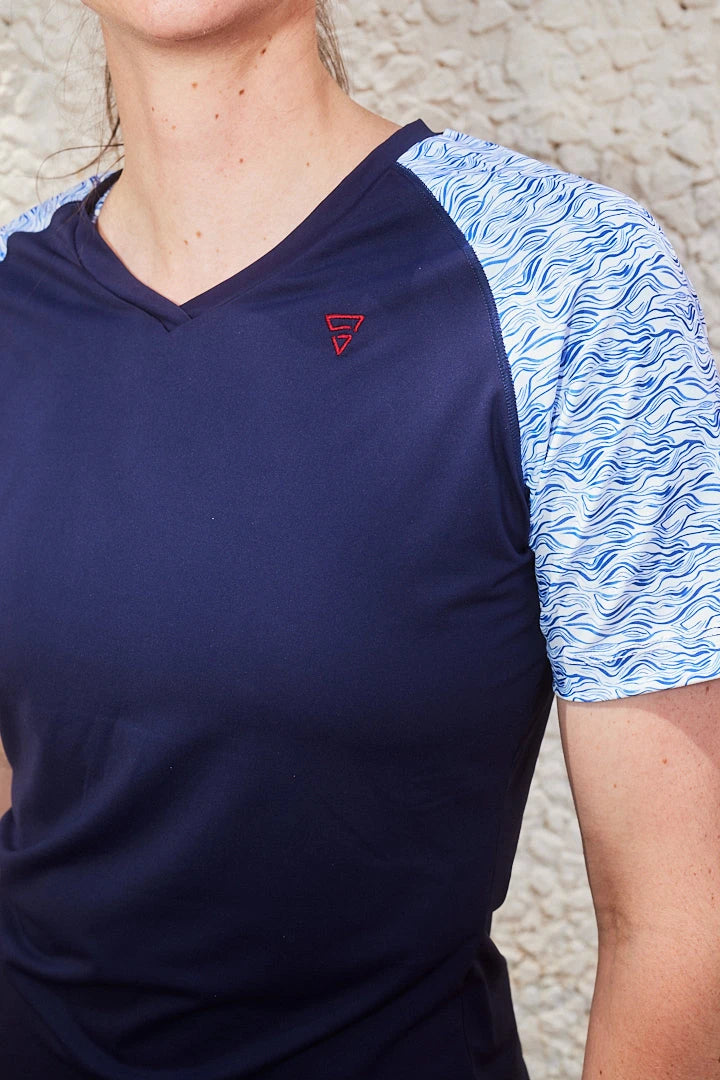 T shirt sport femme col V "Nouvelle Vague" - Technique, féminin et recyclé, écoresponsable