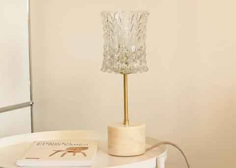 Lampe à poser vintage – Carlota (verre moulé &amp; marbre)