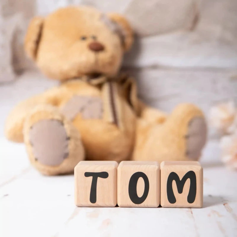 3 Cubes en Bois de 5cm x 5cm + 47 Stickers noirs