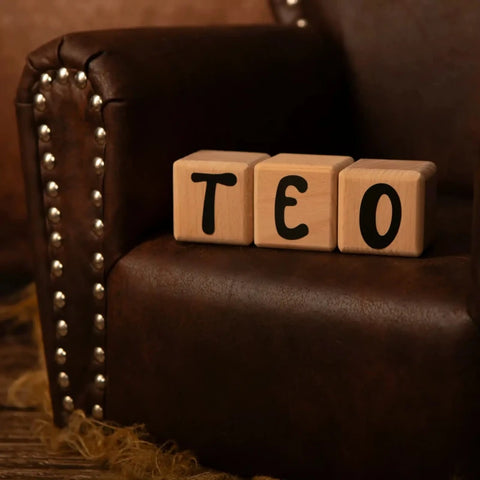 3 Cubes en Bois de 5cm x 5cm + 47 Stickers noirs