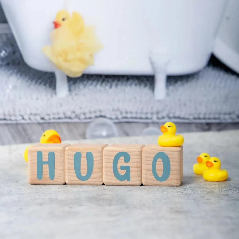 4 Cubes en Bois de 5cm x 5cm + 55 Stickers gris