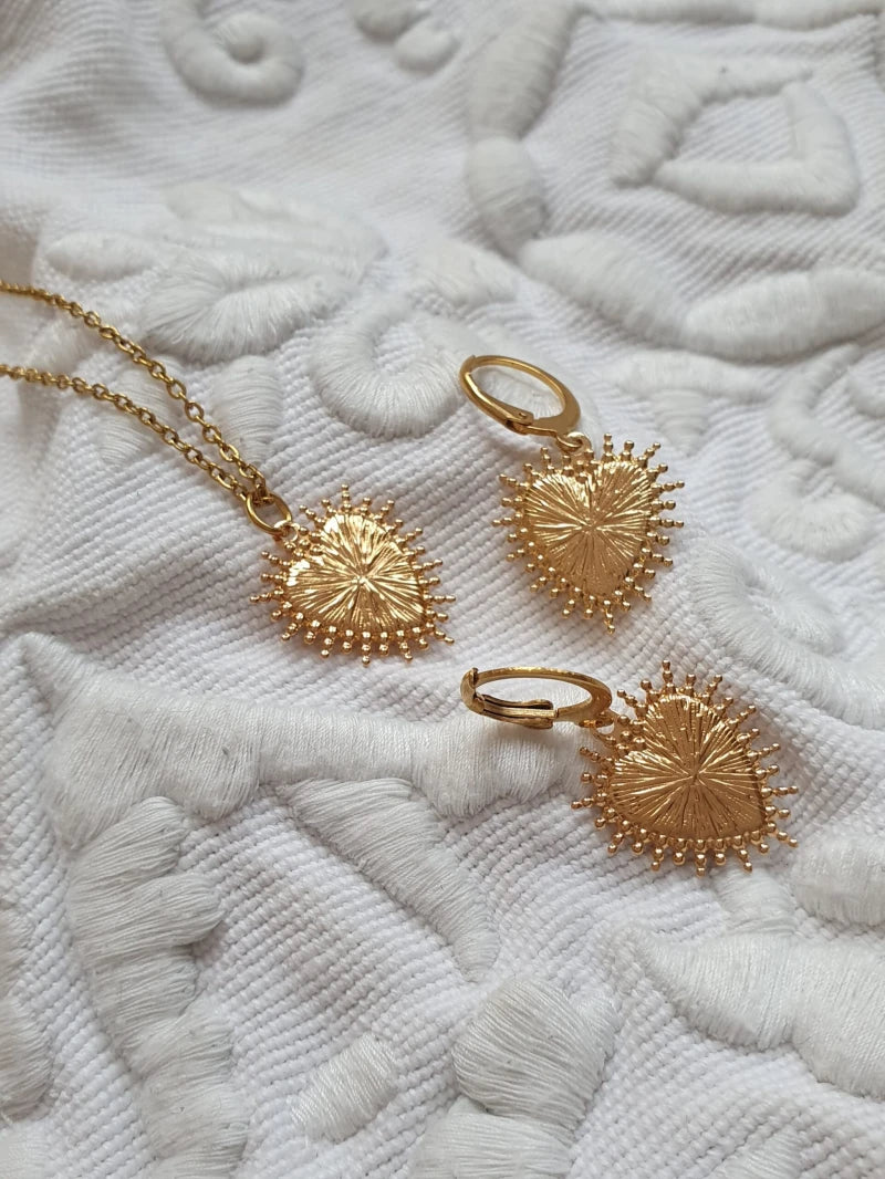 Boucles d'oreilles Coeur Sacré or discrètes