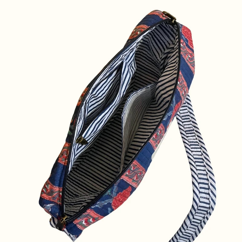 Sac demi-lune matelassé –   Nānī-  māmāmā (नानी ममामा)