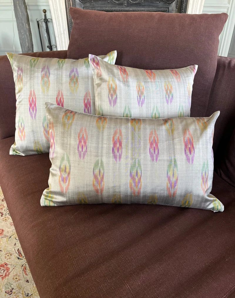 Housse de coussin Shan grise et rose