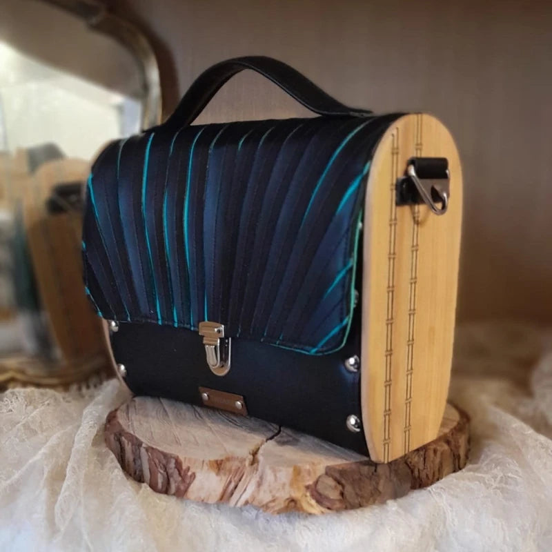 Petit sac cartable bois et alter-cuir de raisin noir 175