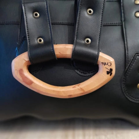 Sac à main alter-cuir de raisin noir poignées en bois 130