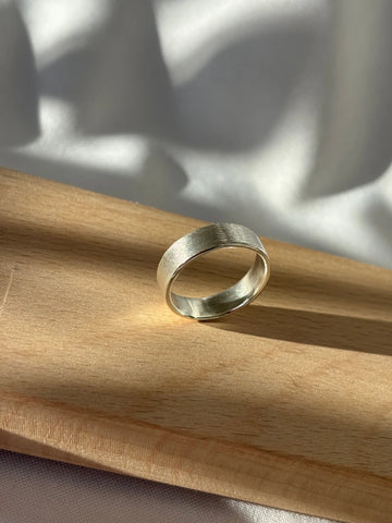 Bague Ata, Argent massif