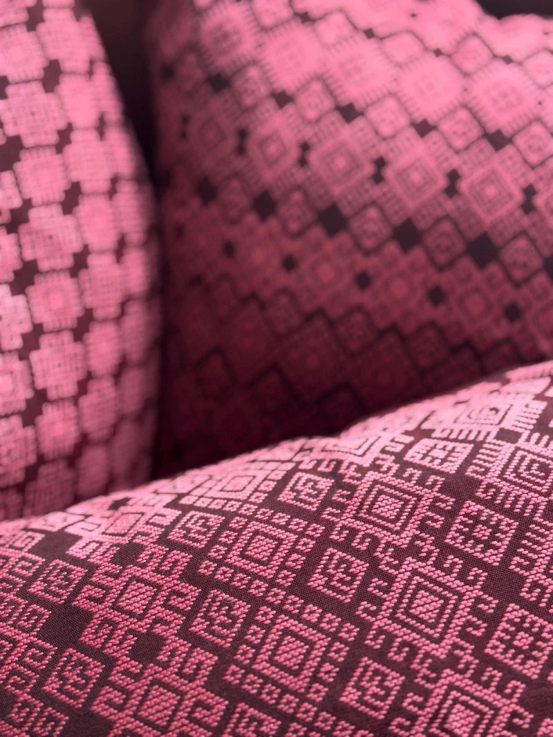 Housse de coussin Kachin bordeaux et rose (RIDA)