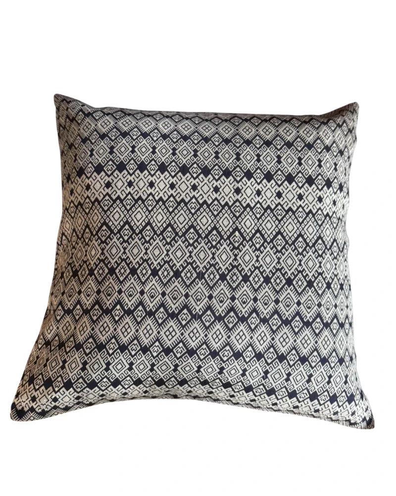 Housse de coussin Kachin bleu marine et beige (RIDA)