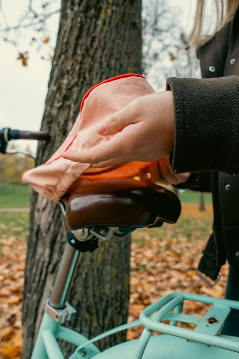 Charlotte de selle de vélo rose coeur ❣️