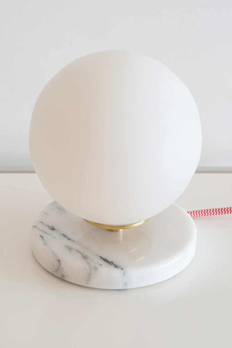 Lampe vintage en opaline blanche – Isabelle