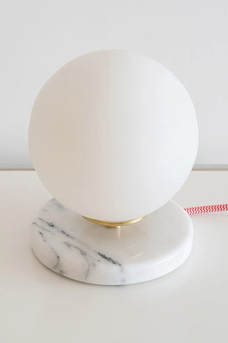 Lampe vintage en opaline blanche – Isabelle