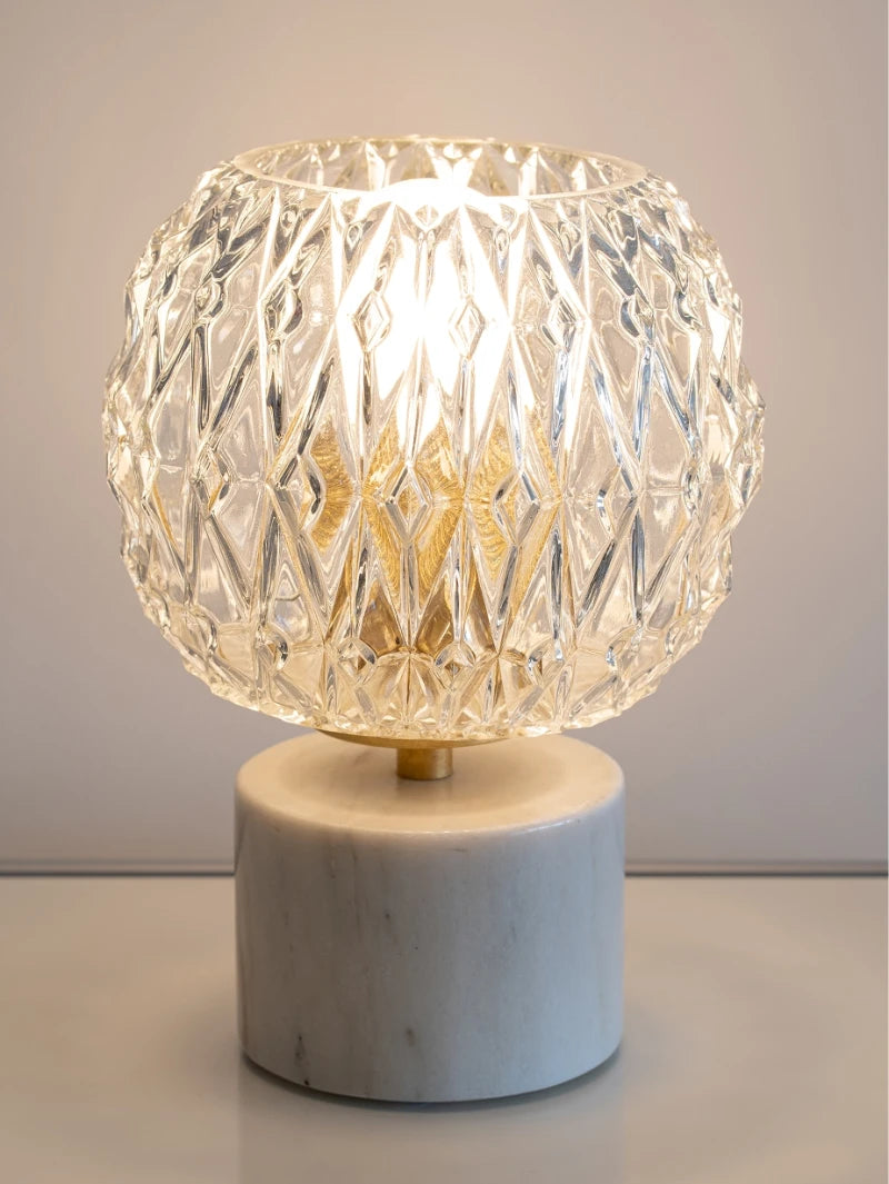 Lampe à poser en marbre blanc – Emma