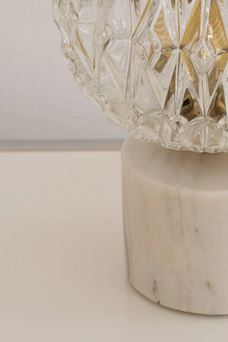 Lampe à poser en marbre blanc – Emma