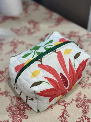 Petite trousse de toilette en tissus recyclés