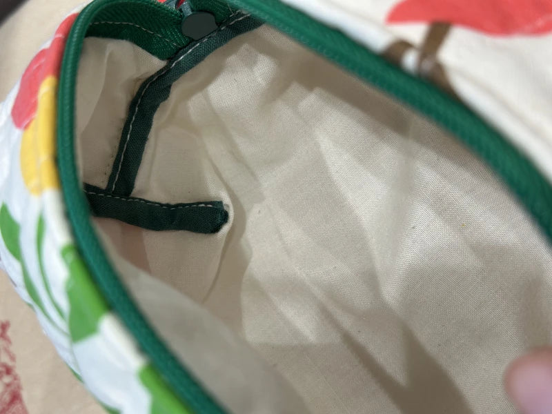 Petite trousse de toilette en tissus recyclés