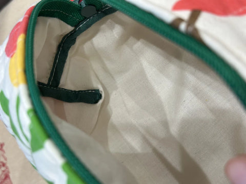 Petite trousse de toilette en tissus recyclés