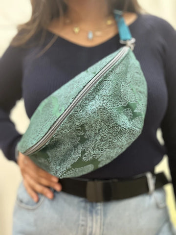 Sac banane vert en tissus d'ameublement