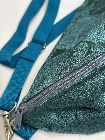 Sac banane vert en tissus d'ameublement