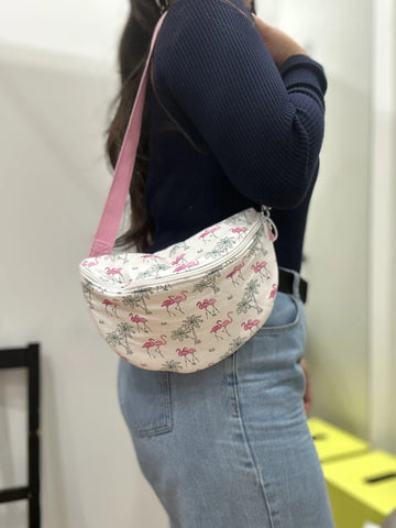 Sac banane blanc motifs flamants roses