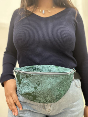 Sac banane vert en tissus d'ameublement
