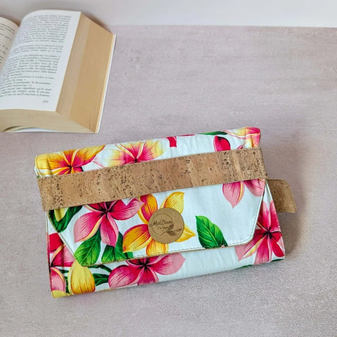 Pochette livre de poche : couvre livre artisanal en liège & tissus polynésiens