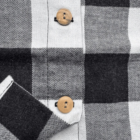 Blouse / Veste bébé en coton – Carreaux noir et blanc Made in France