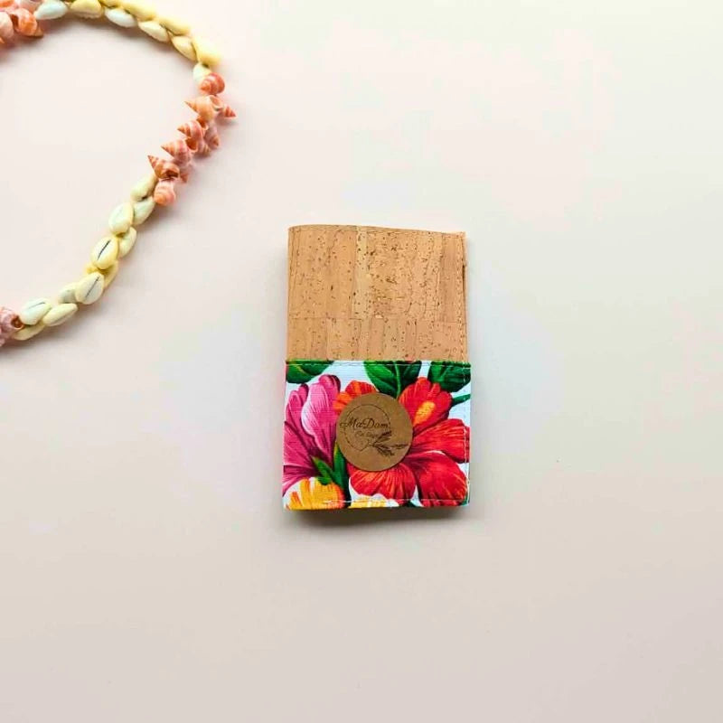 Porte-cartes en liège : accessoire polynésien