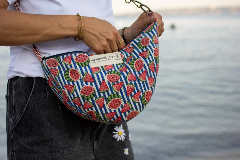 Sac demi lune pastèque - Manoë X Meanwhile Boutique (édition limitée)