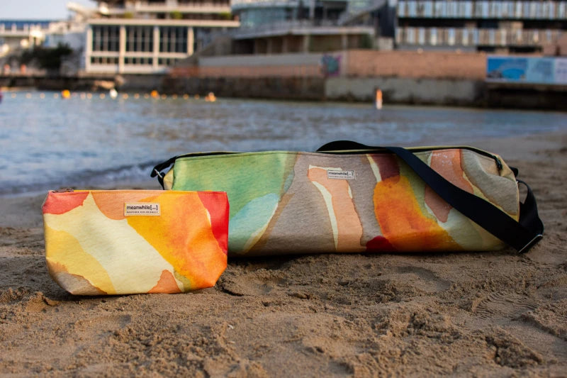 Grande trousse de toilette en bâche upcyclée