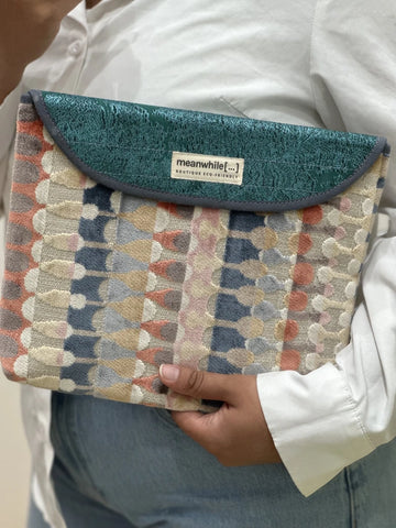 Housse pour ipad en tissus upcyclé