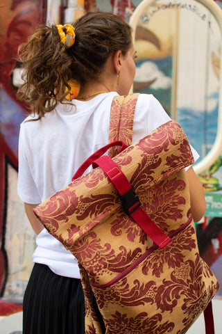 Sac à dos en tissus upcyclés style roll-top
