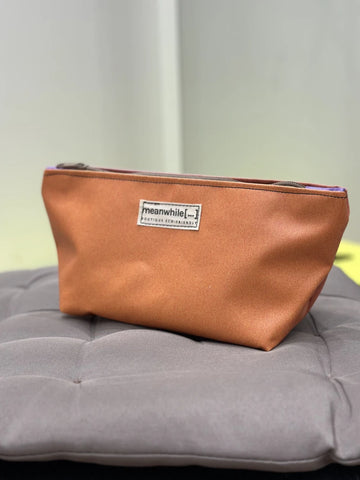 Petite trousse de toilette en bâche upcyclée