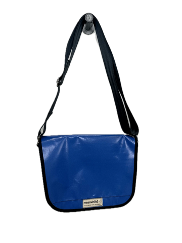 Grand sac bandoulière en bâche upcyclée