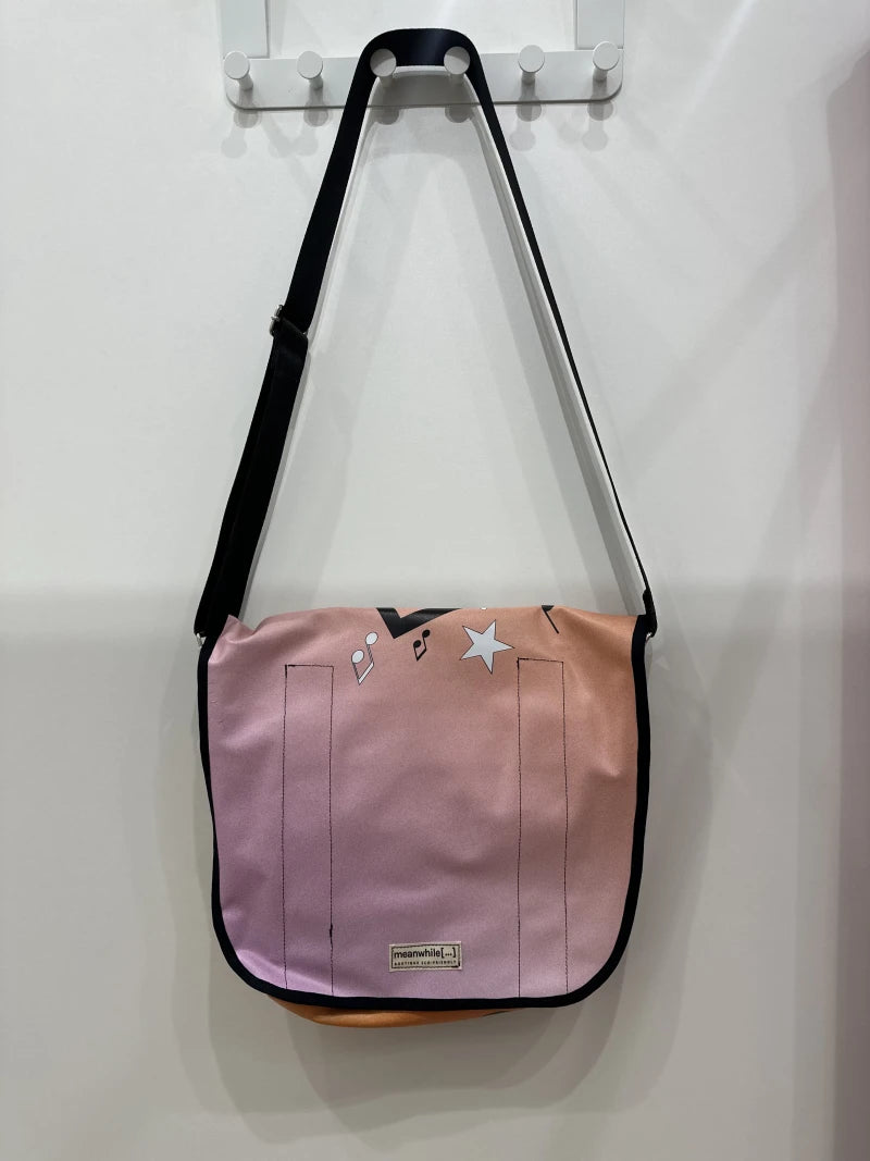 Grand sac bandoulière en bâche upcyclée